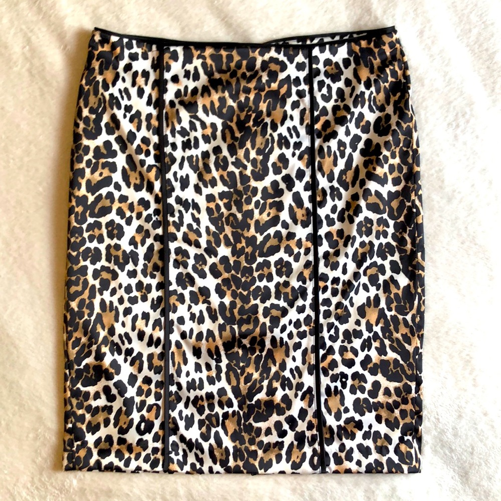 White House/Black Market Cheetah Elegant Pencil Skirt. Sz 4 NWOT